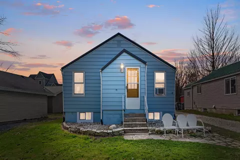 8004 Lakewood Dr, Coloma, MI 49038