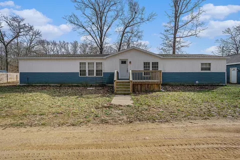 5492 Frank St, Pullman, MI 49450