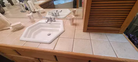 Bath - 7190 W Fox Rd, Mears, MI 49436 photo 4 of 10