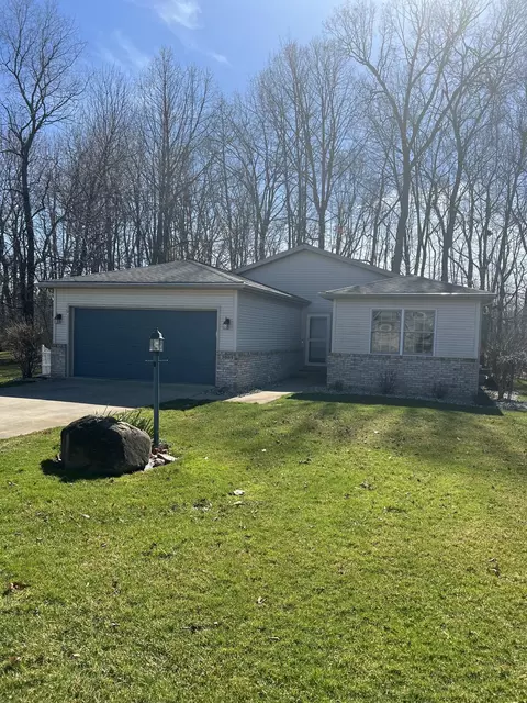 3009 S Wood Dale Dr, Jackson, MI 49203