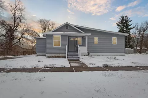 1137 Hurd Ave, Benton Harbor, MI 49022