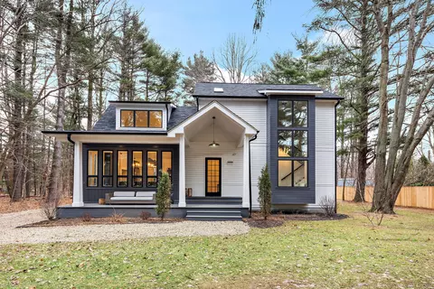 12297 Spruce St, Sawyer, MI 49125