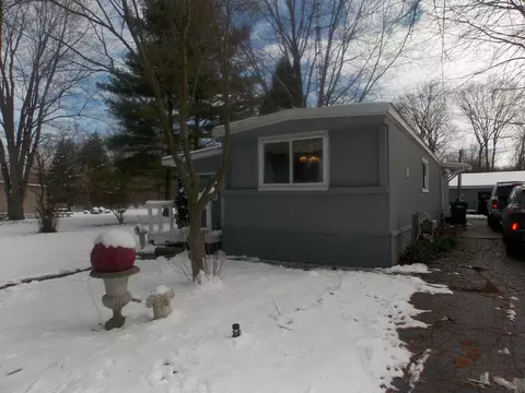 10635 Byron Rd, Byron, MI 48418
