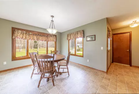 Dining - 38850 Barth Rd St, Romulus, MI 48174 photo 2 of 3