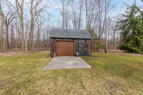 Exterior - 38850 Barth Rd St, Romulus, MI 48174 photo 12 of 13