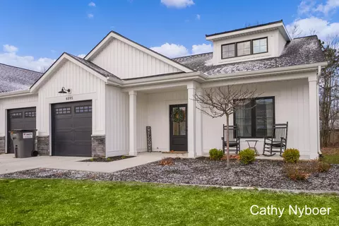 6595 Sheldon Crossings Dr #16, Hudsonville, MI 49426