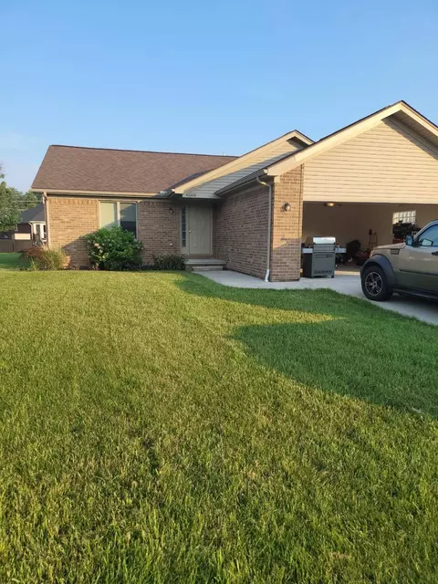 45300 Debbie Court Ct, Macomb, MI 48042
