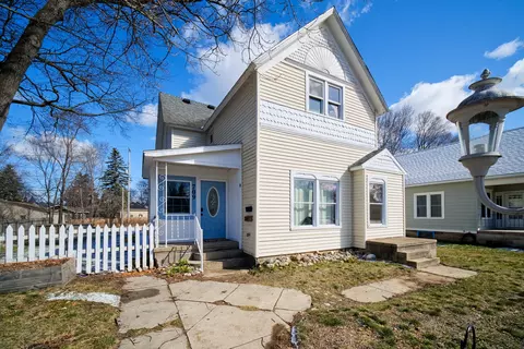 709 E Filer St, Ludington, MI 49431