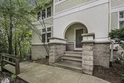 18400 Dunecrest Dr #A, New Buffalo, MI 49117