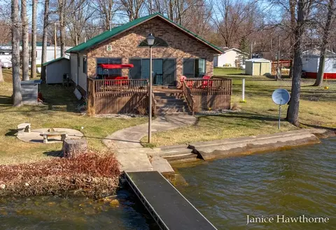 1106 Brooks Rd, Hastings, MI 49058