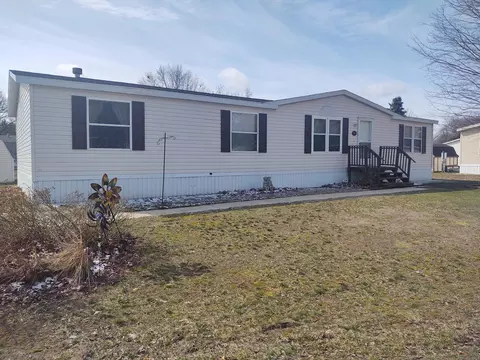 4879 Empire Pl, Muskegon, MI 49442