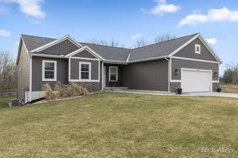 5678 Victoria St, Allendale, MI 49401