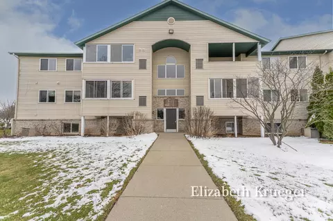 8604 S Jasonville Ct SE #121, Caledonia, MI 49316