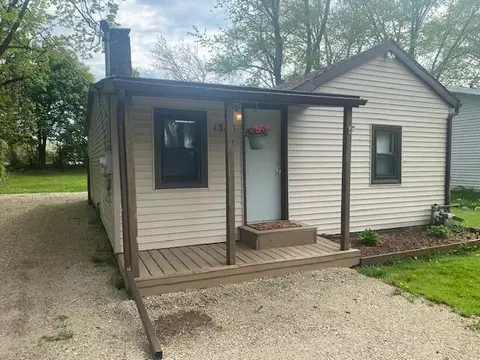 1368 Whitney Ave, Benton Harbor, MI 49022