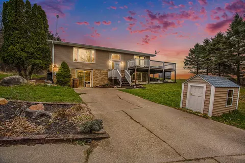 1051 Mccord Rd, Ionia, MI 48846