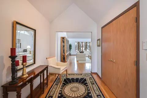 6091 Browns Lake Rd, Jackson, MI 49203