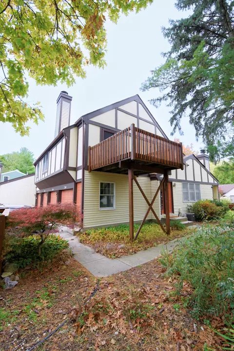 2300 Edington Dr SE #131, Grand Rapids, MI 49508