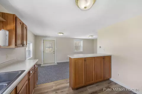 505 Kiddville St, Belding, MI 48809 photo 7
