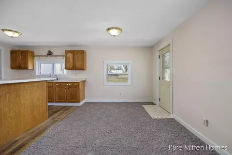 505 Kiddville St, Belding, MI 48809 photo 5