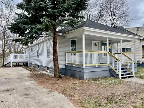 1091 E Larch Ave, Muskegon, MI 49442