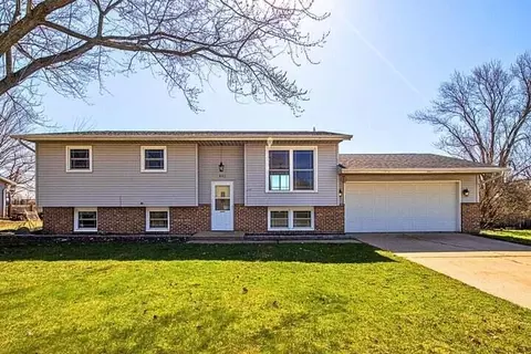 802 Corvette Drive Dr, La Porte, IN 46350