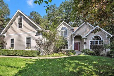 294 Laguna Cir, Kalamazoo, MI 49009