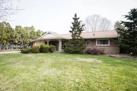 154 Crestwood Dr Nw Dr NW, Grand Rapids, MI 49504