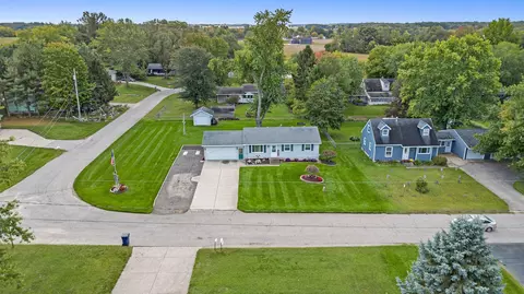 1652 Margaret Dr, Dorr, MI 49323
