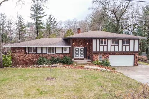 1883 Eloise Dr, Muskegon, MI 49444