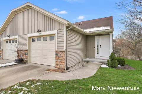 3243 Birch Creek Ct SE, Kentwood, MI 49512