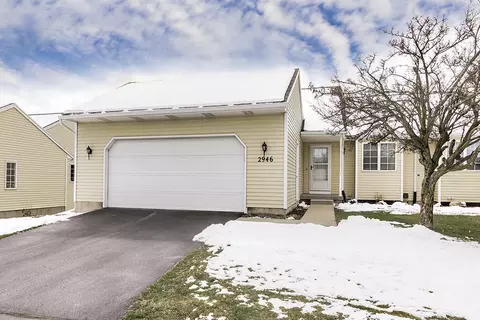 2946 Parkside Dr, Jenison, MI 49428