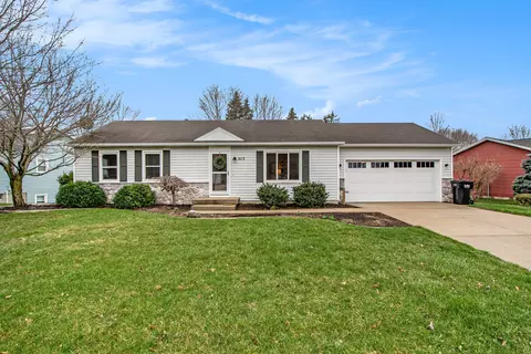 5113 Laurelwood Dr, Hudsonville, MI 49426