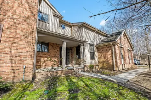 29645 Pine Ridge Cir #26, Farmington Hills, MI 48331