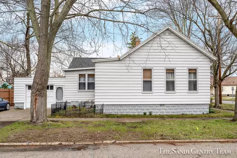 119 S 3rd St, Grand Haven, MI 49417