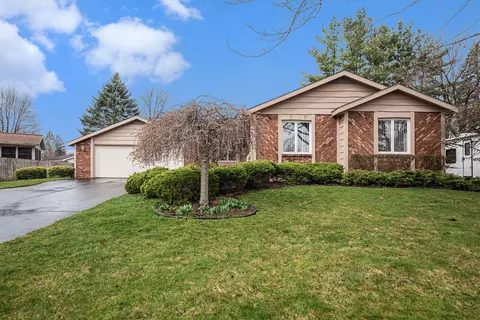 3753 Oskalossa Dr SW, Grandville, MI 49418