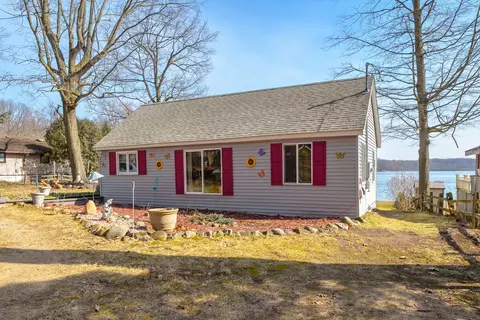 9143 Burda St, Grand Junction, MI 49056