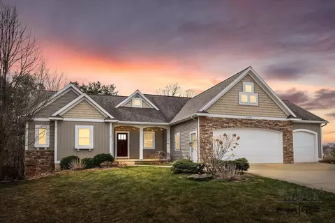 3526 City Ridge Ct, Hudsonville, MI 49426
