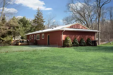 Exterior - 2890 Noon Rd, Jackson, MI 49201 photo 5 of 7