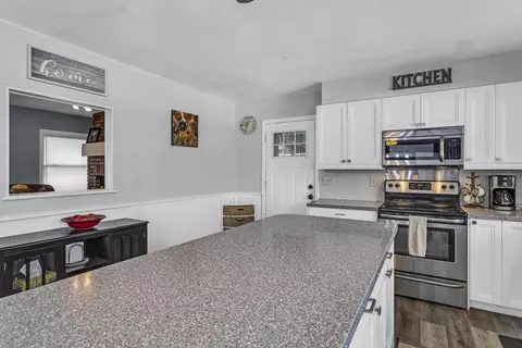 Exterior - 2890 Noon Rd, Jackson, MI 49201 photo 3 of 7