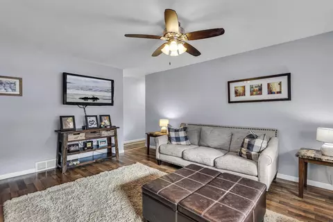 Living - 2890 Noon Rd, Jackson, MI 49201 photo 1 of 8