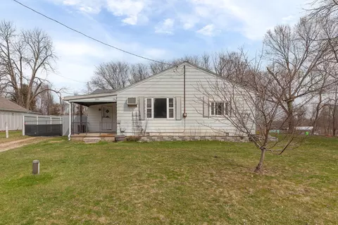 3804 Seymour Rd, Jackson, MI 49201