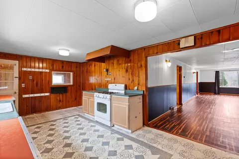 Kitchen - 3804 Seymour Rd, Jackson, MI 49201 photo 4 of 4