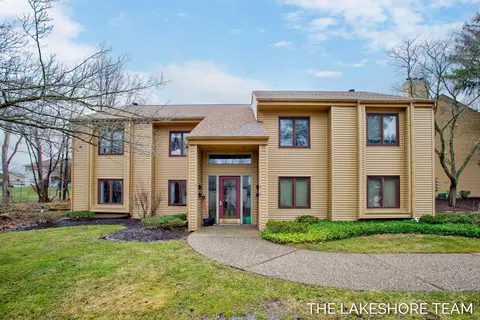 300 Farington Blvd #1, Holland, MI 49423