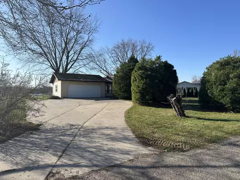 61547 Crestlane Dr, Sturgis, MI 49091