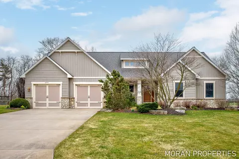 6918 Highland Dr E, Allendale, MI 49401