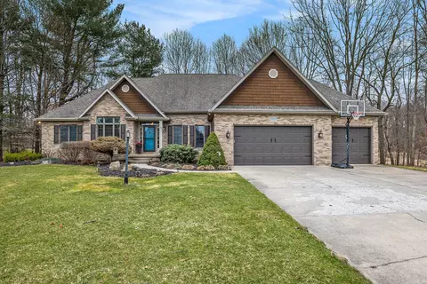 7680 Regency Ln, Stanwood, MI 49346