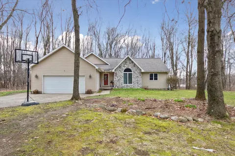 1972 Campbell Lake Dr, Parma, MI 49269