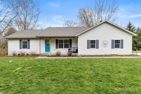 6478 9 Mile Rd NE, Rockford, MI 49341