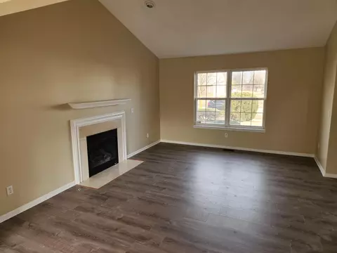 38267 Mcdonald Dr, Romulus, MI 48174 photo 3