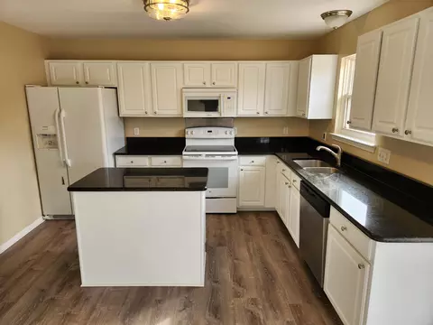 38267 Mcdonald Dr, Romulus, MI 48174 photo 6